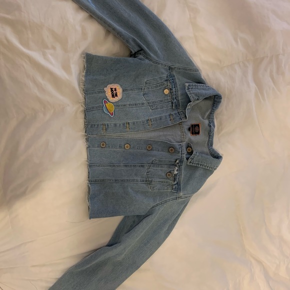 Cropped Jean Jacket - Picture 2 of 5